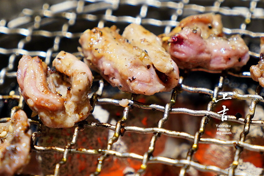 【台北美食】上吉燒肉.頂級牛肉盛合+專人代烤,大口吃和牛超滿足!