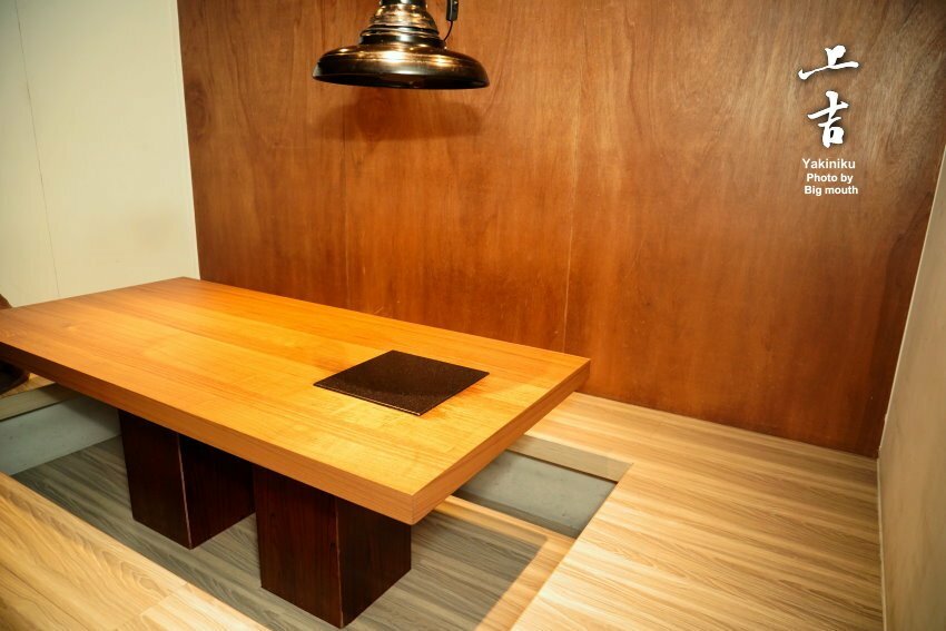 【台北美食】上吉燒肉.頂級牛肉盛合+專人代烤,大口吃和牛超滿足!