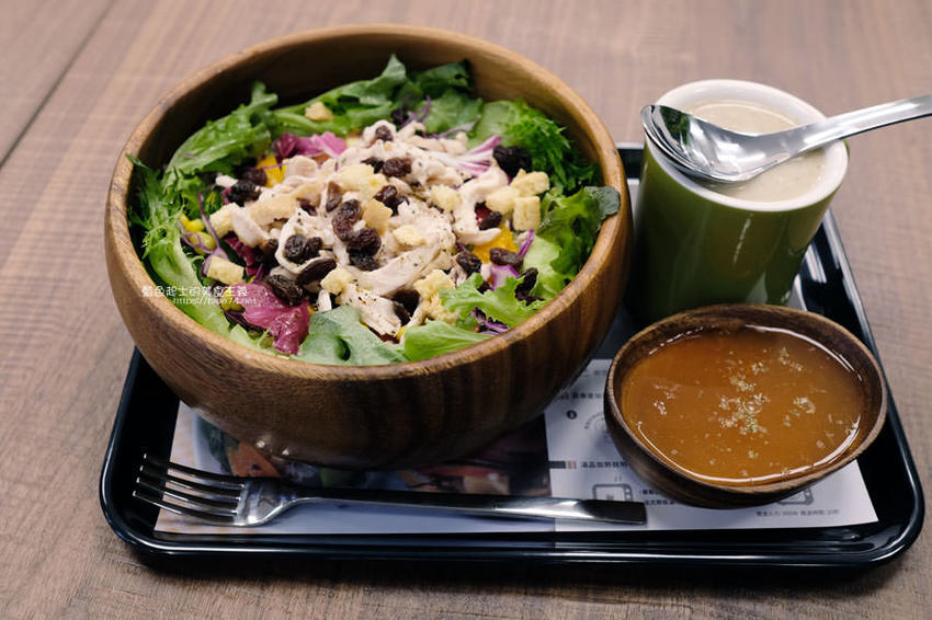 台中中區│Woopen木盆輕食沙拉綠川門市-來自南部連鎖人氣沙拉輕食館 - 藍色起士的美食主義