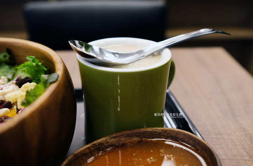 台中中區│Woopen木盆輕食沙拉綠川門市-來自南部連鎖人氣沙拉輕食館 - 藍色起士的美食主義