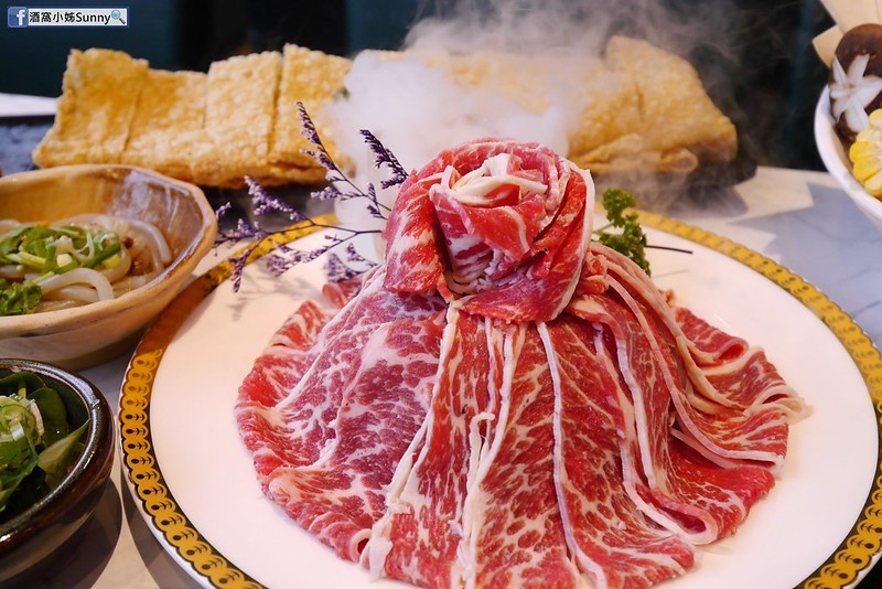 嘉義市美食x嘉義火鍋x香嶽嶽麻辣鴛鴦鍋