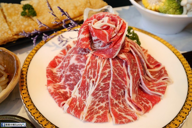 嘉義市美食x嘉義火鍋x香嶽嶽麻辣鴛鴦鍋