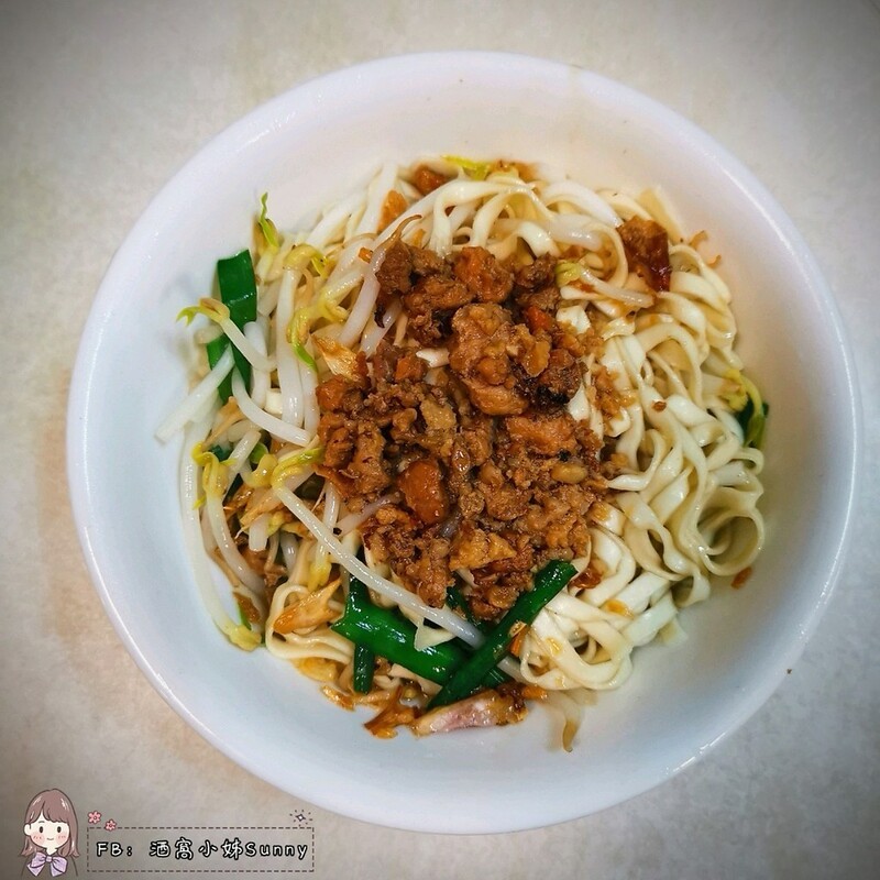 東市場鍾丸仔麵 地址：嘉義市維新路14號 電話：（05）276-8257 時間：11：00～14：00、17：00～20：00（週日休） 價格：丸仔意麵40元