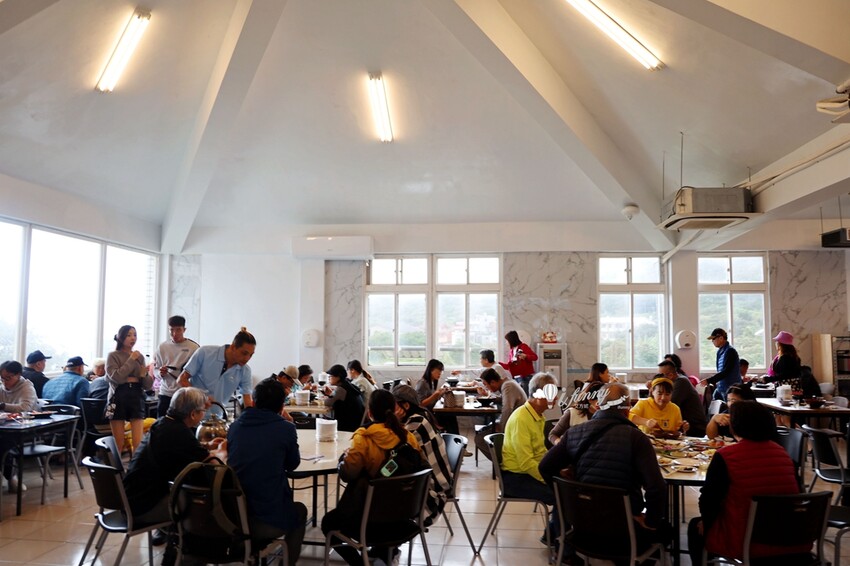 新北市貢寮區貢竂海鮮 | 卯澳海洋驛站 超人氣海鮮店擁有百位停車場