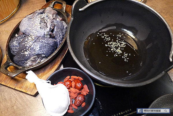 基隆火鍋推薦【暖鍋物】基隆宵夜推薦/基隆必吃牛奶鍋/燒酒雞鍋/咖哩鍋