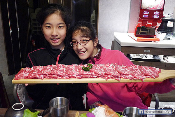 基隆火鍋推薦【暖鍋物】基隆宵夜推薦/基隆必吃牛奶鍋/燒酒雞鍋/咖哩鍋