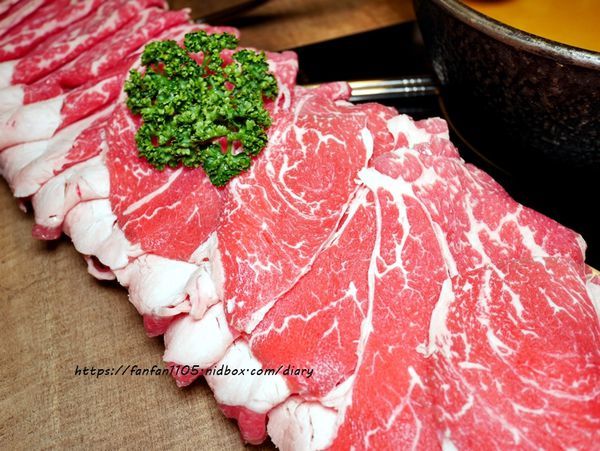 【基隆火鍋】暖鍋物 #7種特色湯底 #生日送肉蛋糕 #營業至凌晨400 #慶生、宵夜、聚餐的好去處 (11).JPG