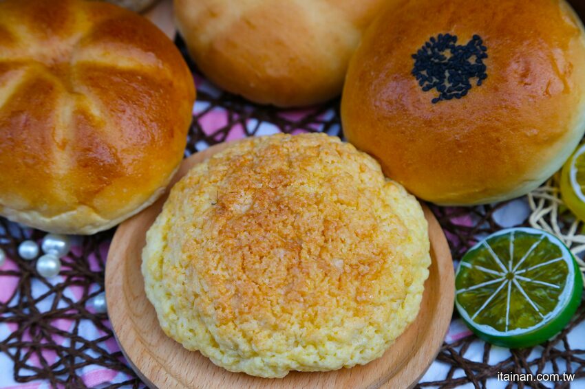 台南最美的文青麵包「方云云麵包店」每天限量秒殺的職人手作烘焙，除了雲朵吐司100%職人生吐司也讓人驚艷! - 台南好Food遊