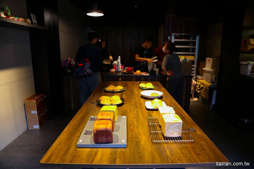 台南最美的文青麵包「方云云麵包店」每天限量秒殺的職人手作烘焙，除了雲朵吐司100%職人生吐司也讓人驚艷! - 台南好Food遊