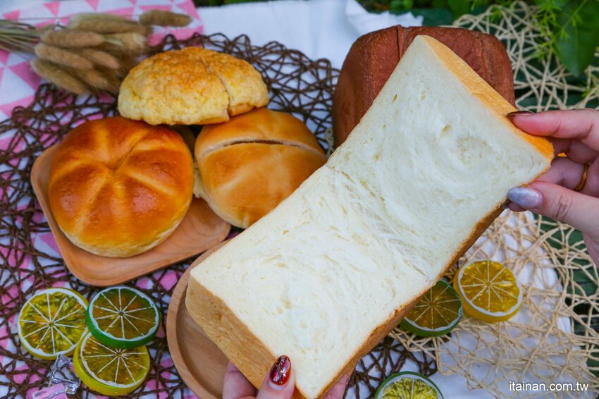 台南最美的文青麵包「方云云麵包店」每天限量秒殺的職人手作烘焙，除了雲朵吐司100%職人生吐司也讓人驚艷! - 台南好Food遊
