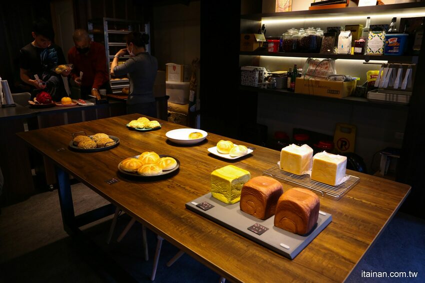 台南最美的文青麵包「方云云麵包店」每天限量秒殺的職人手作烘焙，除了雲朵吐司100%職人生吐司也讓人驚艷! - 台南好Food遊