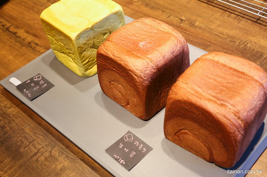 台南最美的文青麵包「方云云麵包店」每天限量秒殺的職人手作烘焙，除了雲朵吐司100%職人生吐司也讓人驚艷! - 台南好Food遊