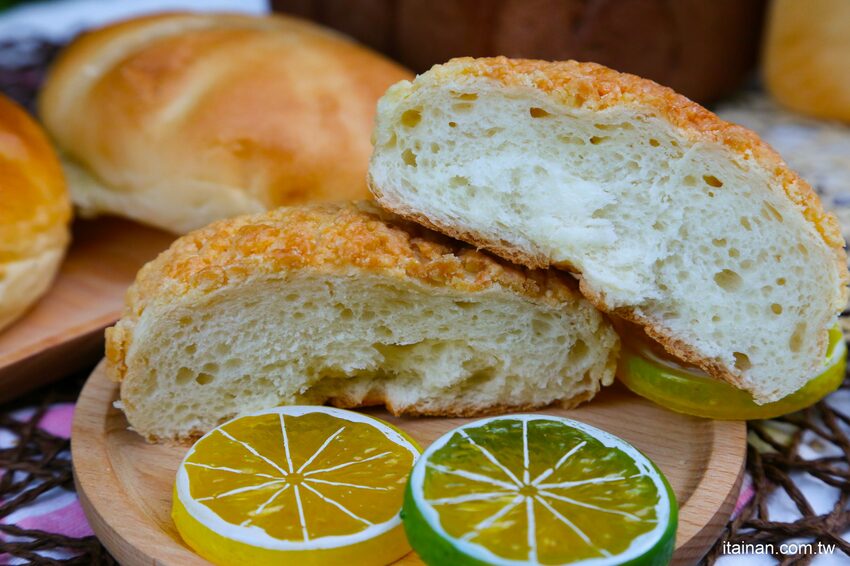 台南最美的文青麵包「方云云麵包店」每天限量秒殺的職人手作烘焙，除了雲朵吐司100%職人生吐司也讓人驚艷! - 台南好Food遊