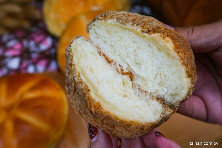 台南最美的文青麵包「方云云麵包店」每天限量秒殺的職人手作烘焙，除了雲朵吐司100%職人生吐司也讓人驚艷! - 台南好Food遊