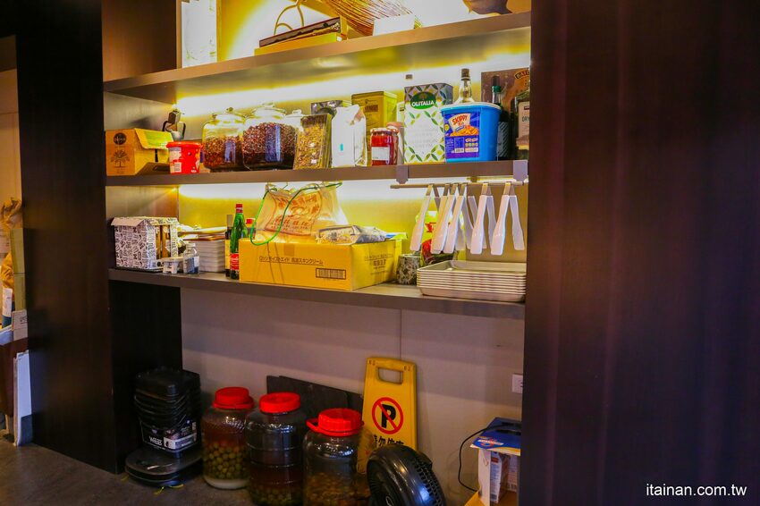 台南最美的文青麵包「方云云麵包店」每天限量秒殺的職人手作烘焙，除了雲朵吐司100%職人生吐司也讓人驚艷! - 台南好Food遊