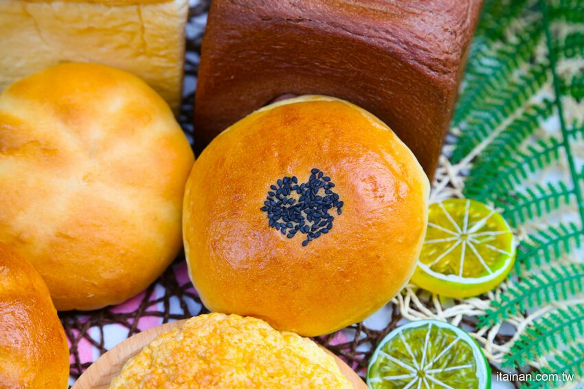 台南最美的文青麵包「方云云麵包店」每天限量秒殺的職人手作烘焙，除了雲朵吐司100%職人生吐司也讓人驚艷! - 台南好Food遊