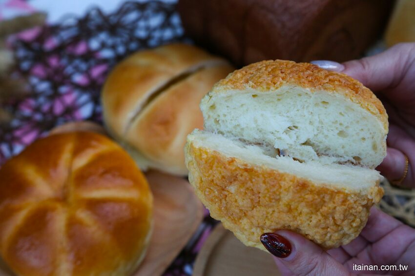 台南最美的文青麵包「方云云麵包店」每天限量秒殺的職人手作烘焙，除了雲朵吐司100%職人生吐司也讓人驚艷! - 台南好Food遊