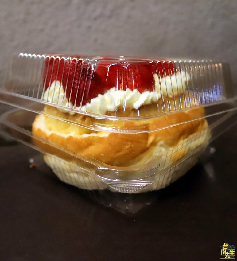 台南草莓季限定麵包／限量供應沒預訂買不到／傍晚才營業只賣2.5小時／隱身巷弄連google地圖都找不到／重視品質嚴選高等級原物料