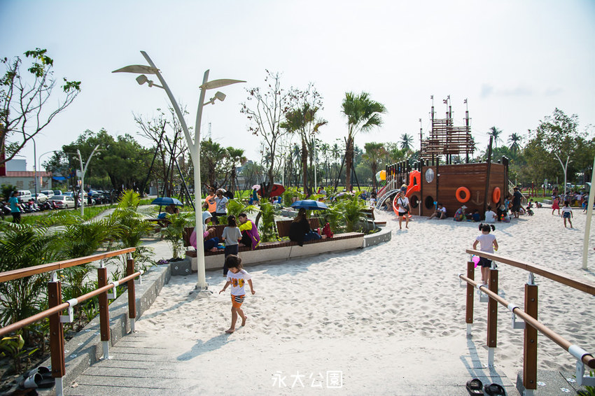 ｜特色公園｜永大公園，大型海盜船結合沙坑、盪鞦韆、溜滑梯等設施，一起來當北海小英雄 - 阿婷的旅行札記。