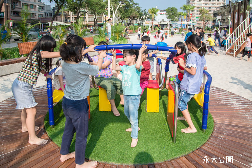 ｜特色公園｜永大公園，大型海盜船結合沙坑、盪鞦韆、溜滑梯等設施，一起來當北海小英雄 - 阿婷的旅行札記。