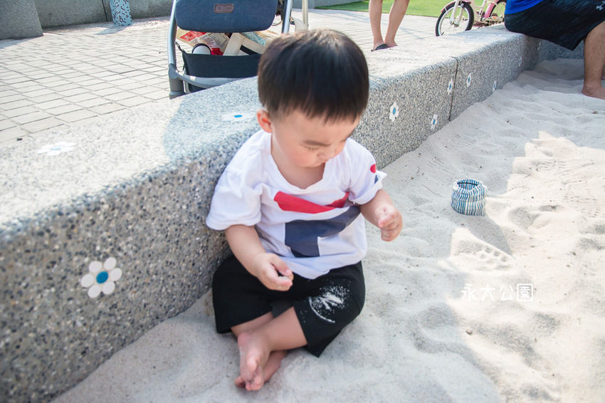 ｜特色公園｜永大公園，大型海盜船結合沙坑、盪鞦韆、溜滑梯等設施，一起來當北海小英雄 - 阿婷的旅行札記。