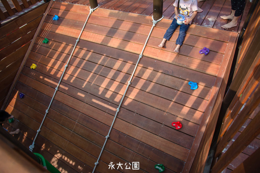 ｜特色公園｜永大公園，大型海盜船結合沙坑、盪鞦韆、溜滑梯等設施，一起來當北海小英雄 - 阿婷的旅行札記。