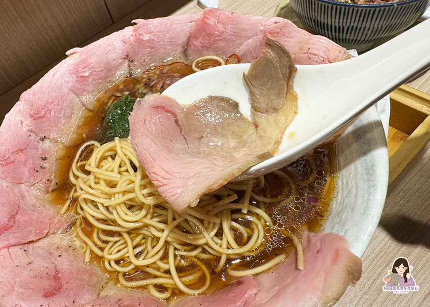 【新莊美食】熊越岳,排隊美食拉麵控必吃,內用加麵加湯免費,叉 【新莊美食】熊越岳,排隊美食拉麵控必吃,內用加麵加湯免費,叉