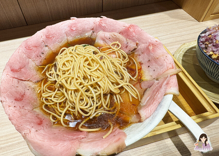 【新莊美食】熊越岳,排隊美食拉麵控必吃,內用加麵加湯免費,叉 【新莊美食】熊越岳,排隊美食拉麵控必吃,內用加麵加湯免費,叉