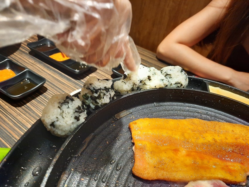 台中豐原美食推薦「糕糕在尚」韓式料理吃到飽！肉品飲料小菜無限供應~還有韓服體驗拍網美照!