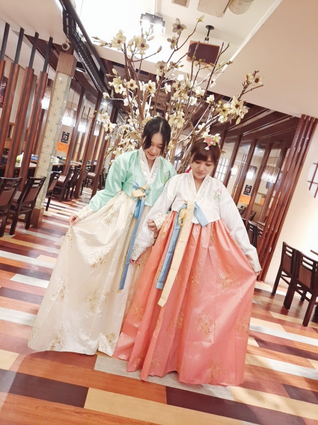 台中豐原美食推薦「糕糕在尚」韓式料理吃到飽！肉品飲料小菜無限供應~還有韓服體驗拍網美照!