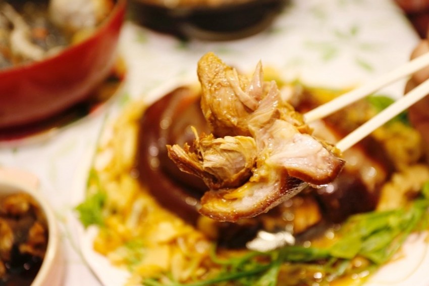 2020年菜,上網預訂,台中名店,台味櫻花蝦米糕,富貴筍絲燒蹄膀,年菜預購,有春年菜,有春茶館,紅糖年年步步糕,花雕御品鮮活蝦,酒家魷魚螺肉蒜,黃金蟲草燉烏雞 @VIVIYU小世界