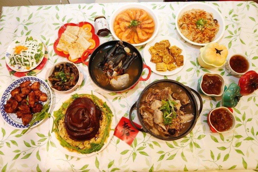 2020年菜,上網預訂,台中名店,台味櫻花蝦米糕,富貴筍絲燒蹄膀,年菜預購,有春年菜,有春茶館,紅糖年年步步糕,花雕御品鮮活蝦,酒家魷魚螺肉蒜,黃金蟲草燉烏雞 @VIVIYU小世界