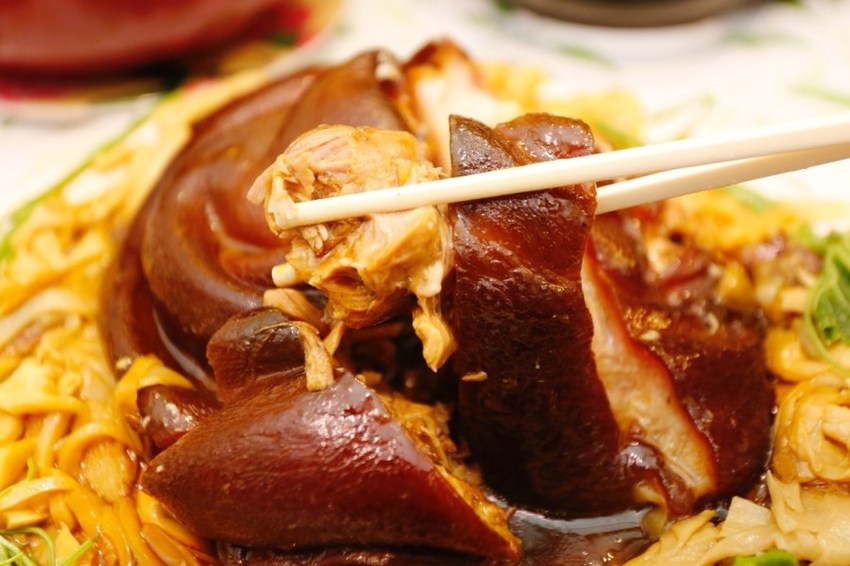 2020年菜,上網預訂,台中名店,台味櫻花蝦米糕,富貴筍絲燒蹄膀,年菜預購,有春年菜,有春茶館,紅糖年年步步糕,花雕御品鮮活蝦,酒家魷魚螺肉蒜,黃金蟲草燉烏雞 @VIVIYU小世界