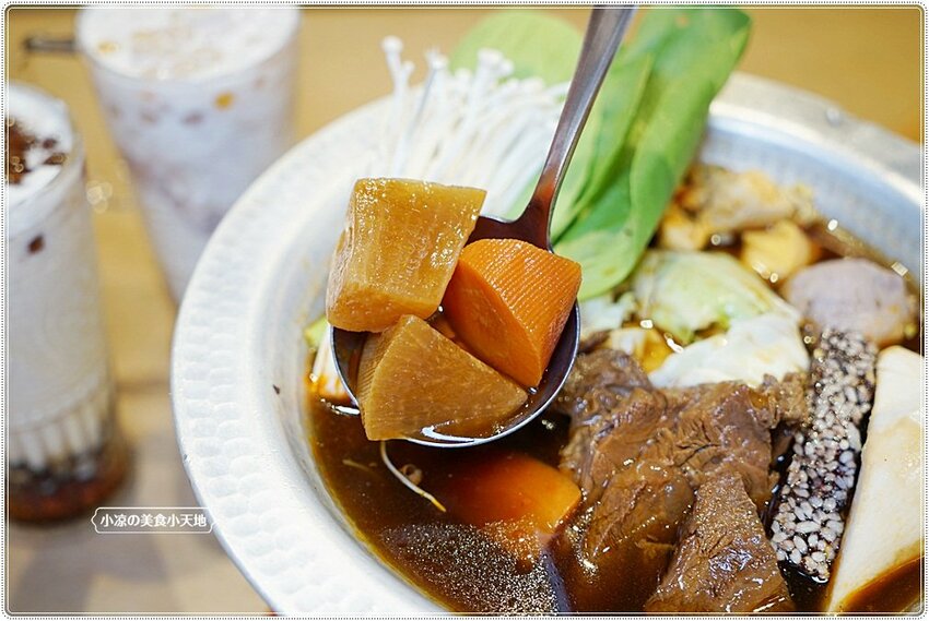 當牛肉雙寶遇上麻辣顛覆傳統新思維!台中在地茶館推新品您來嚐鮮了嗎? 還有古早功夫菜、小點心,聚餐首選就在這!!