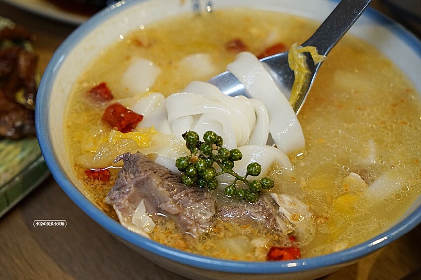 有春茶館｜超浮誇芒果冰開賣囉！還有不少新菜上市，必點糖醋燻鱸魚、青花椒牛小排板條、椒鹽鴨頭鴨翅，聚餐