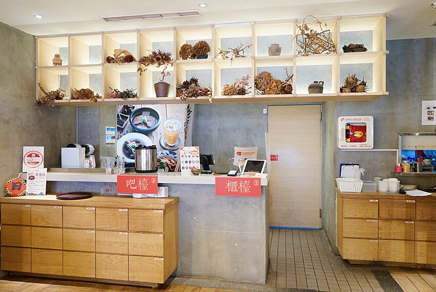 有春茶館｜超浮誇芒果冰開賣囉！還有不少新菜上市，必點糖醋燻鱸魚、青花椒牛小排板條、椒鹽鴨頭鴨翅，聚餐