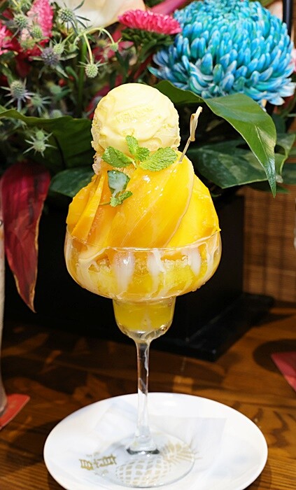 有春茶館｜超浮誇芒果冰開賣囉！還有不少新菜上市，必點糖醋燻鱸魚、青花椒牛小排板條、椒鹽鴨頭鴨翅，聚餐