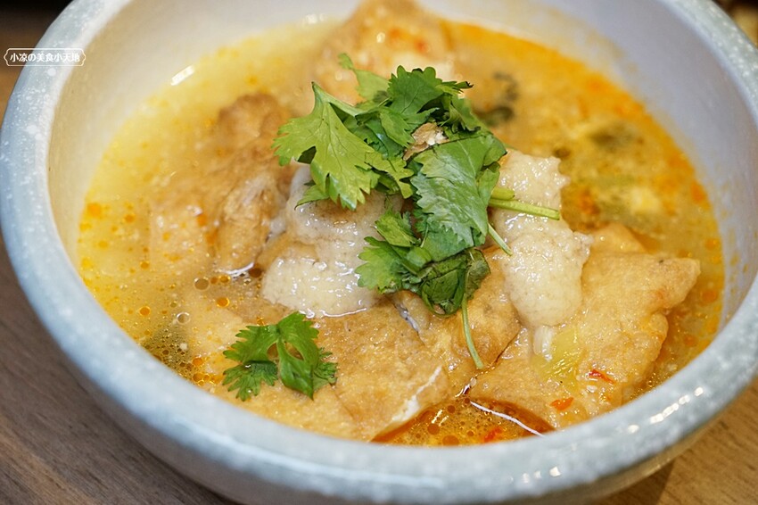 有春茶館｜超浮誇芒果冰開賣囉！還有不少新菜上市，必點糖醋燻鱸魚、青花椒牛小排板條、椒鹽鴨頭鴨翅，聚餐