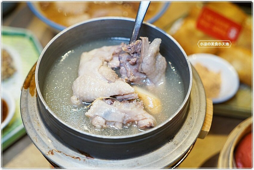 當牛肉雙寶遇上麻辣顛覆傳統新思維!台中在地茶館推新品您來嚐鮮了嗎? 還有古早功夫菜、小點心,聚餐首選就在這!!