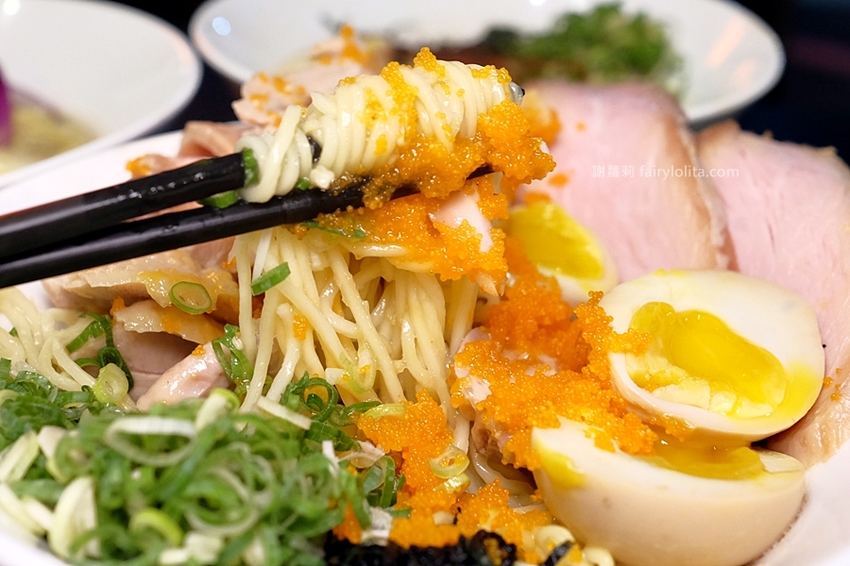 台中美食 | 麵屋聚。宵夜限定!隱藏版深夜系日式拉麵,一天只賣5小時! @蹦啾♥謝蘿莉 La vie heureuse