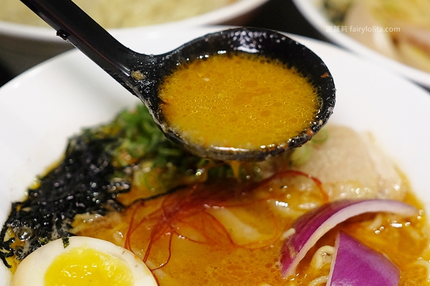 台中美食 | 麵屋聚。宵夜限定!隱藏版深夜系日式拉麵,一天只賣5小時! @蹦啾♥謝蘿莉 La vie heureuse