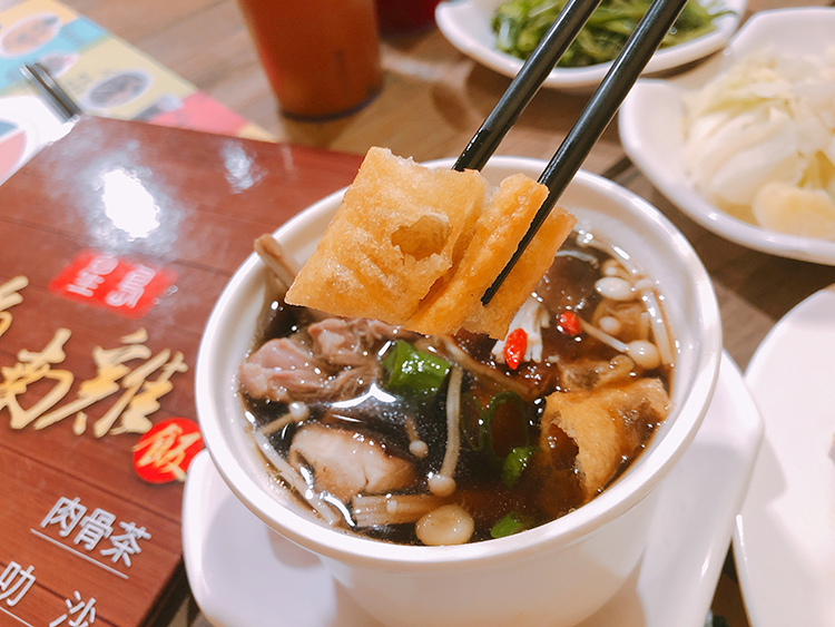 星島海南雞飯,海南雞飯,咖哩,肉骨茶,松山區美食,我不是他媽媽,慈惠宮,薑黃飯,港式奶茶,雞油飯,松山站美食,松山站平價美食,沙嗲,舒肥海南雞