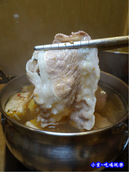 牛五花麻辣鍋-得記麻辣火鍋安居總店.jpg