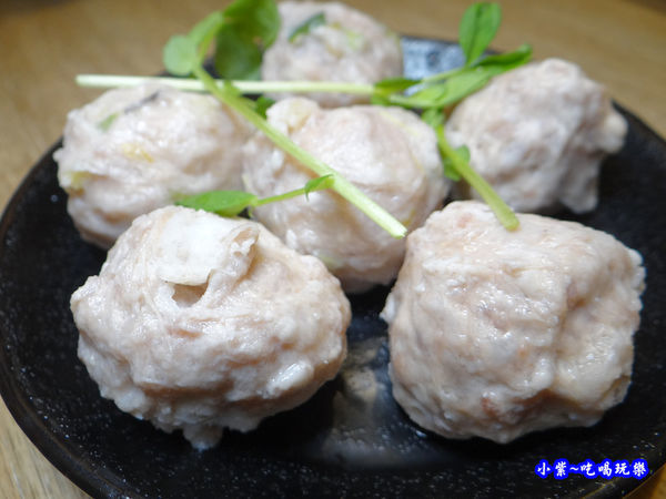 芋頭貢丸芹菜貢丸-得記麻辣火鍋安居總店.jpg