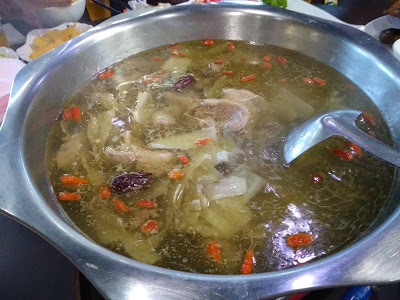 合韻合唱團順著疫情趨緩，歡聚[台灣番鴨區-金陵店] 桌菜三千大快朵頤