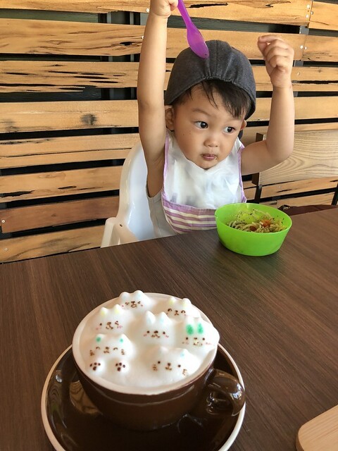 。桃園食記。7號驛站-超可愛動物拉花、乾淨大沙坑。大溪親子餐廳