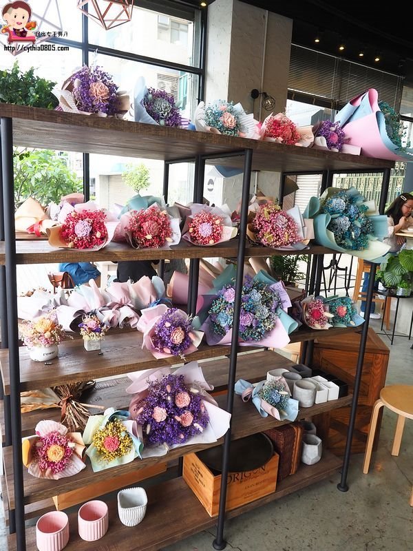 桃園中壢美食-花居樂花坊-在花店裡吃冰，在花店裡與你相遇 @民宿女王芽月-美食.旅遊.全台趴趴走