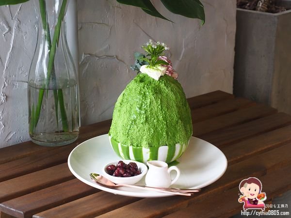 桃園中壢美食-花居樂花坊-在花店裡吃冰，在花店裡與你相遇 @民宿女王芽月-美食.旅遊.全台趴趴走