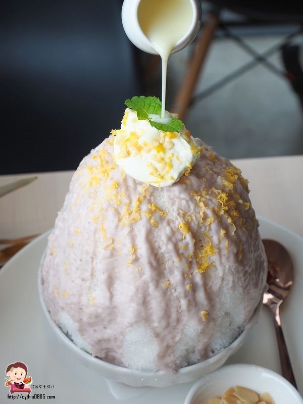 桃園中壢美食-花居樂花坊-在花店裡吃冰，在花店裡與你相遇 @民宿女王芽月-美食.旅遊.全台趴趴走