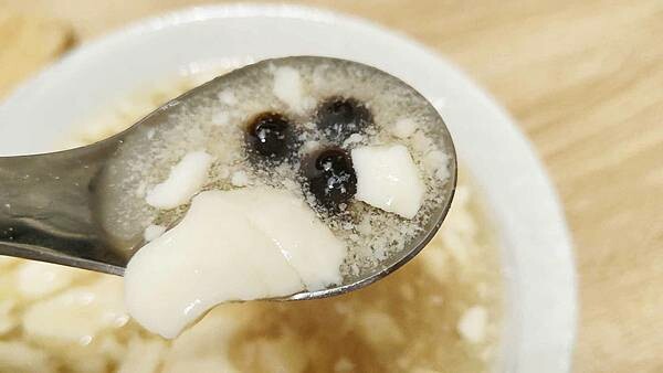 【台北美食】社子古早味豆花｜ＣＰ值爆表豆花店，超好吃又超大碗，絕對必嚐必吃！